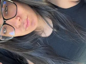 Abril_01  live sex cam