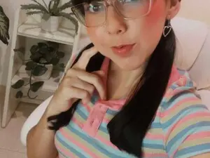 Kiwi18  live sex cam