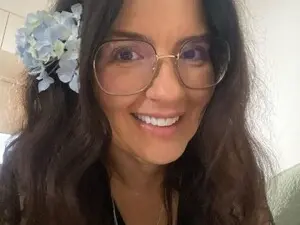 Juicyplummm  live sex cam