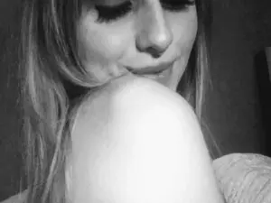 Rhowynne  live sex cam