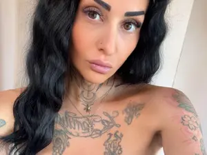 VyxaraNoire  live sex cam