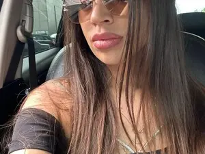 Mika_Gold  live sex cam