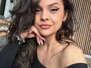 CurlyTrouble  live sex cam