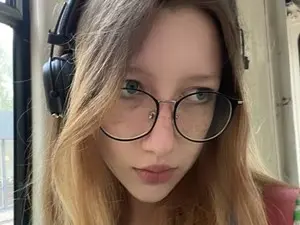 CandyyCrushh  live sex cam