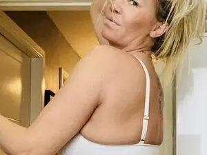 Pantygirl123  live sex cam