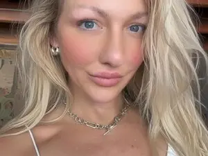 Camdanz777  live sex cam