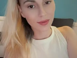 Sashha69  live sex cam