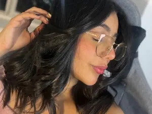 Sweet_lina111  live sex cam