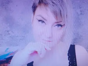 Djullia  live sex cam