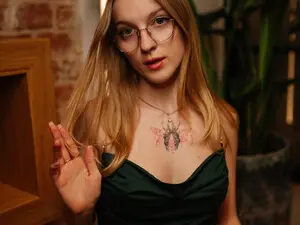 BlondieMuse_  live sex cam
