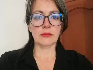 Juliannemore  live sex cam