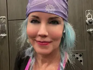 Cougarbarbie  live sex cam