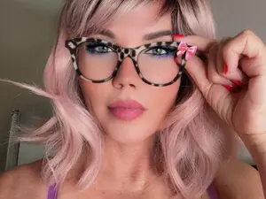 Cougarbarbie  live sex cam