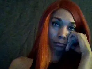 MizzHoneyDip  live sex cam