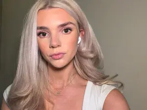Sabrinamasson  live sex cam