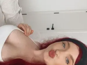 AriaaRouge  live sex cam