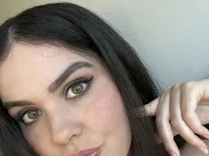 Giais_breasty  live sex cam