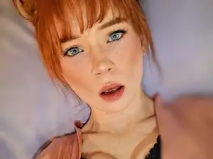 RedRonnieRose  live sex cam