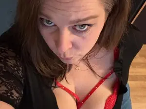 BigBeautyMilf  live sex cam