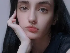 Unhollymeow  live sex cam