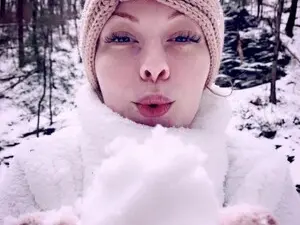 CrystalCream  live sex cam