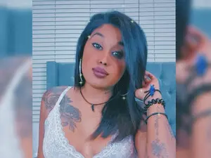 Lil_addict420  live sex cam