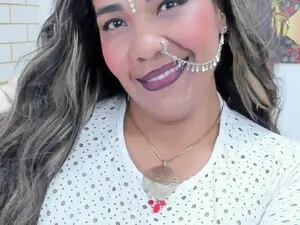 Nailha  live sex cam