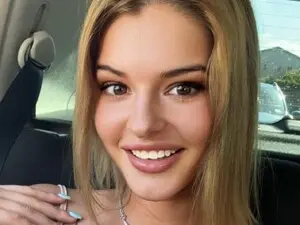 Kitty_Cute_  live sex cam