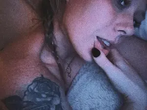 SneakyAlice  live sex cam