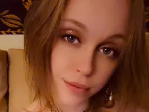 MissMelodyLou  live sex cam