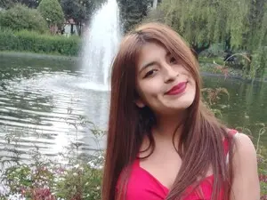 SUZZY23  live sex cam