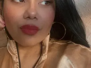 Yessni  live sex cam