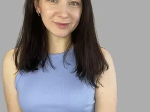 SylviaShine  live sex cam
