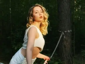 MiaThaine  live sex cam