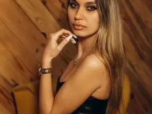 Valerie_oxg  live sex cam