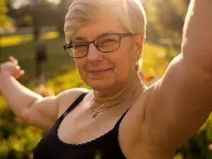 Mature_Iris  live sex cam