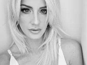 SelinaRose  live sex cam