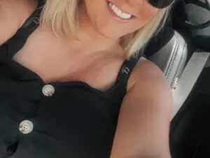 Queentits34K  live sex cam