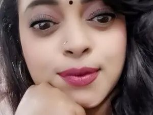 Sexyval4u  live sex cam