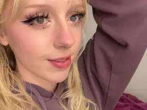 PeachHaze  live sex cam