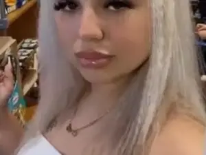 AlyssaVey  live sex cam