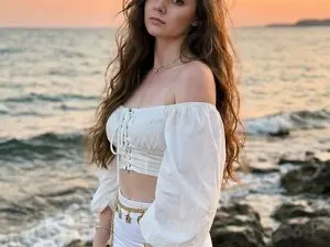 Nessa_Pearl  live sex cam