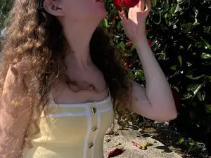 BlueFlowerr  live sex cam