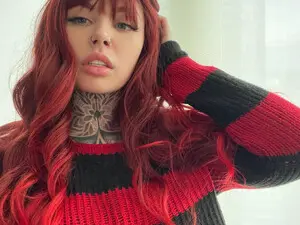 BlazedBratx  live sex cam