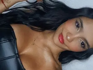 KishaColins  live sex cam