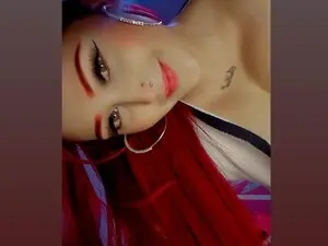 Lucythin2  live sex cam