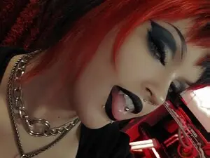 Oneleeter  live sex cam