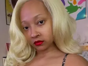 Yourpetpeitho  live sex cam