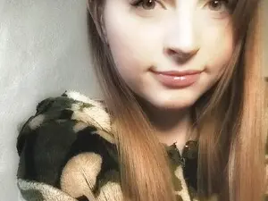 Kirbyfae  live sex cam