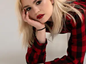 Lily_HOT  live sex cam